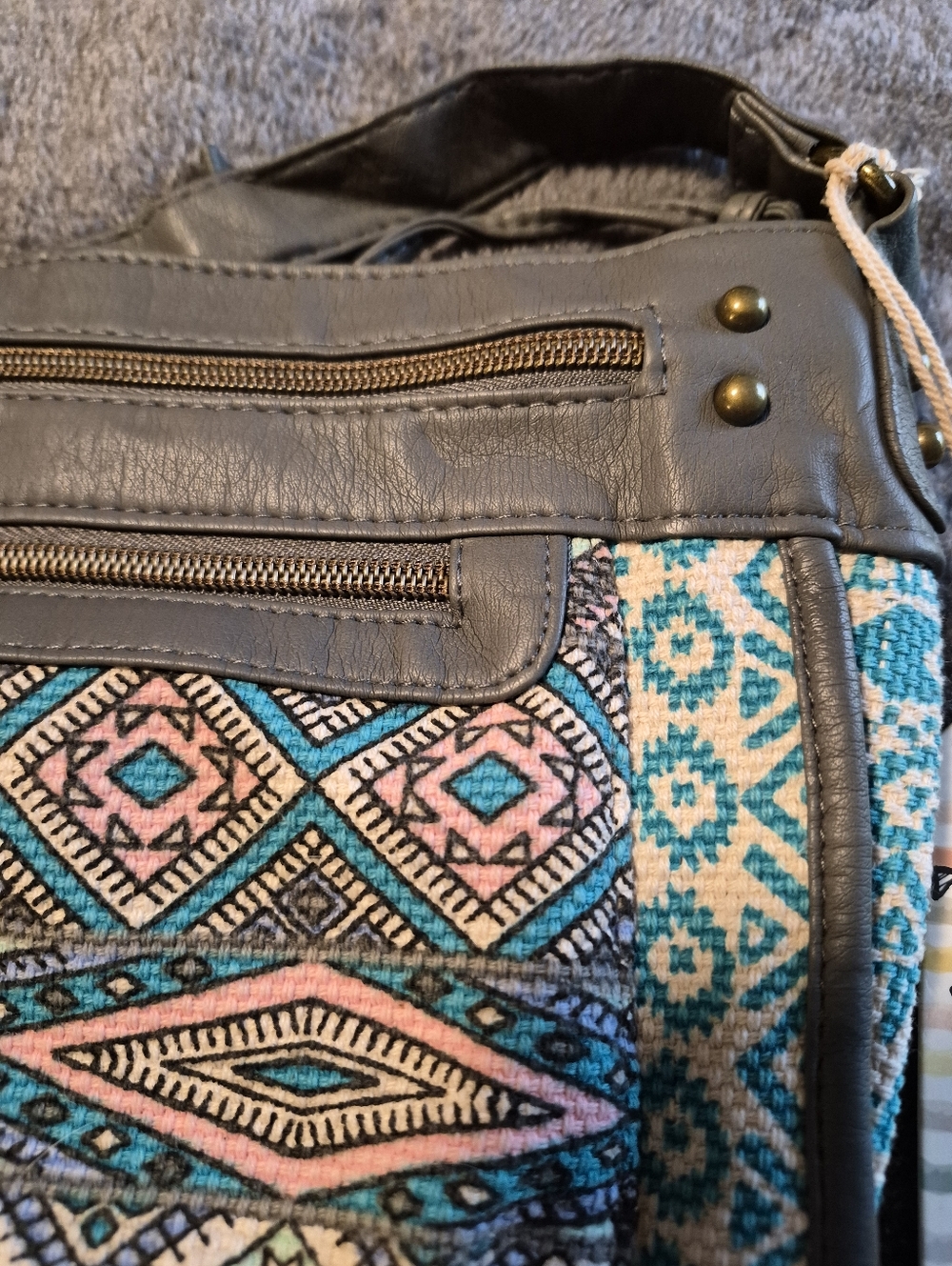 New Boho W/ Tags "T-Shirt & Jeans" Brand Multi Color Crossbody Purse W/Tassels - Picture 10 of 11
